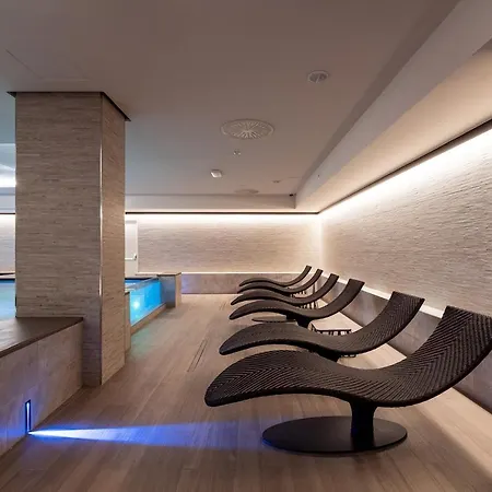 Отель Smy Carlos V Wellness &