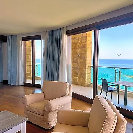 Smy Carlos V Wellness & Szálloda 5*