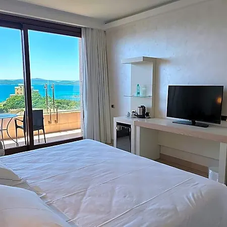 Smy Carlos V Wellness & Szálloda 5*