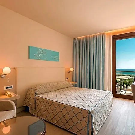 Smy Carlos V Wellness & Szálloda 5*